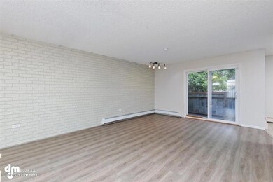 26-Living Room 20200701-DW-7838