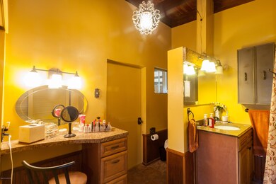 125 Aucilia - photos (4 of 12)