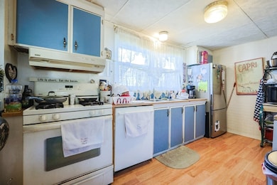 2 Riverway St, Taunton, MA 02780 - photo 4