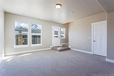 896 S 2580 E unit 17, Spanish Fork, UT 84660 - photo 4