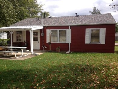 7420 N Oak St, Davenport, IA 52806 - photo 4