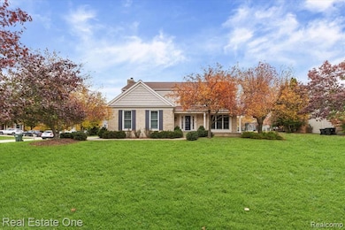 1568 Grandview Dr, Rochester Hills, MI 48306 - photo 3