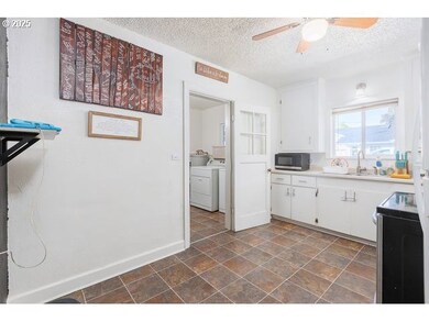 2303 Long St, Sweet Home, OR 97386 - photo 7