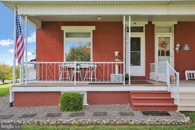 418 S Madison St, Boyertown, PA 19512 - photo 4