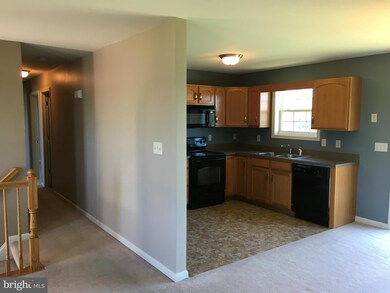 15423 Camden Dr, Greencastle, PA 17225 - photo 5