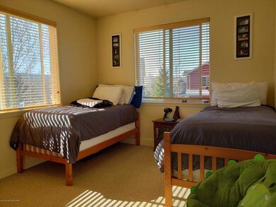 Legg kids room 2