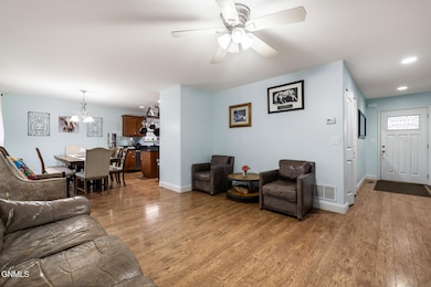 1501 W Pheasant Ridge St, Watford City, ND 58854 - photo 6