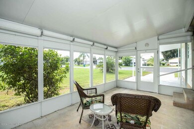 2 703--Silverthorn--Ct -West Porch_jpg