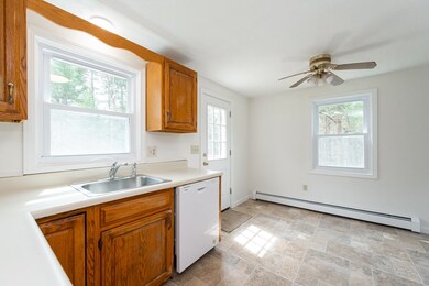 152 Porcupine Cir, Salem, NH 03079 - photo 5