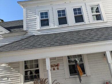 41 Ossipee driveway side