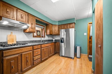 unlisted-address, Berwyn, IL 60402 - photo 6