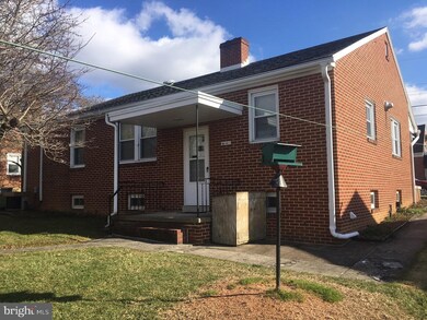 218 Harrison Ave, Waynesboro, PA 17268 - photo 2