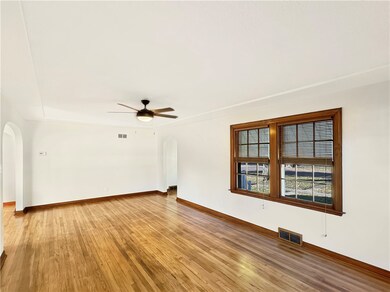 908 S 15th St, Mattoon, IL 61938 - photo 4