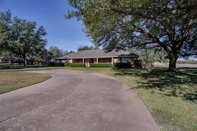 1116 W Westhill Dr, Cleburne, TX 76033 - photo 3