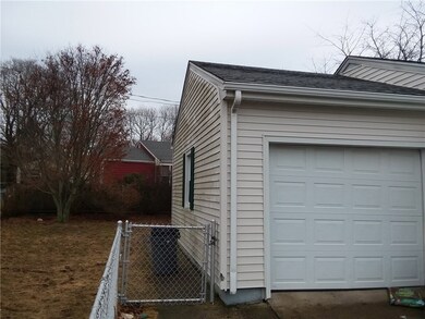 10 Sherwood Rd, Middletown, RI 02842 - photo 4