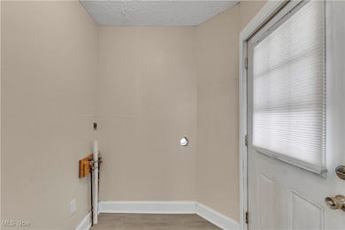 142 4th St, Elyria, OH 44035 - photo 6