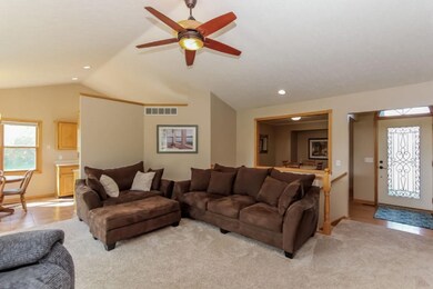 007-Living_Room-1252943-mls
