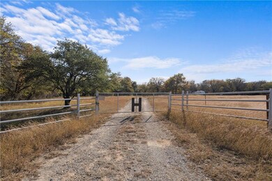 3095 Carter Rd, Springtown, TX 76082 - photo 2