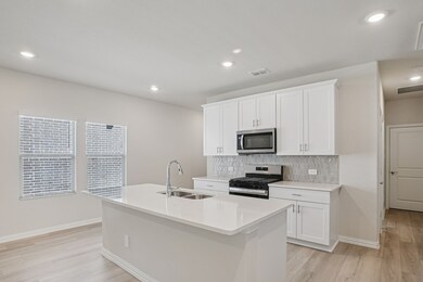 516 Clover Creek Dr, McKinney, TX 75071 - photo 4