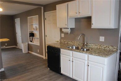 113 N Harris St, Reidsville, NC 27320 - photo 2