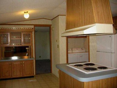 178 Parklawn Dr, Circleville, OH 43113 - photo 5