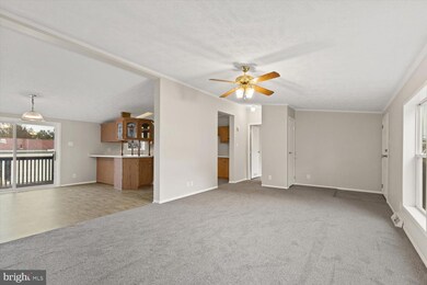 128 Greenbriar Cir, Lancaster, PA 17603 - photo 5