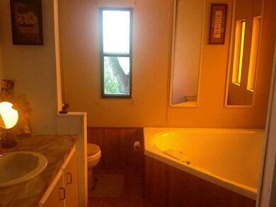 Master Bath/Spa.
