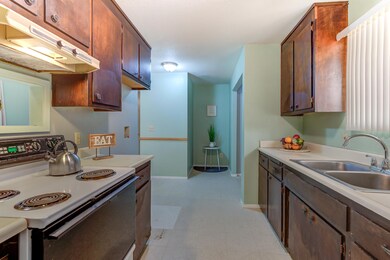 2730 Reservoir Ln, Redding, CA 96002 - photo 5