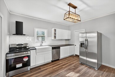 08-1209 1st St SW-8.jpg