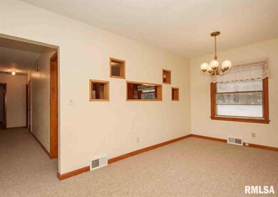 1225 E Dover Ct, Davenport, IA 52803 - photo 3