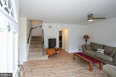 12017 Dove Cir, Laurel, MD 20708 - photo 6