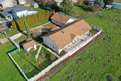 6170 Thistle Ln, Central Point, OR 97502 - photo 2