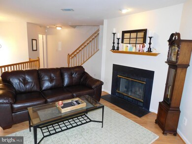 4017 Chetham Way unit 20, Woodbridge, VA 22192 - photo 5