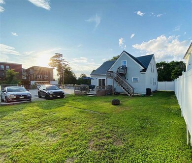 21 Bunker Hill St, Lancaster, NH 03584 - photo 5