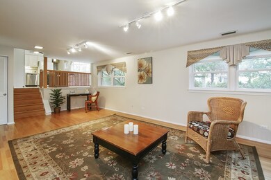 2227 Strawberry Ln, Glenview, IL 60026 - photo 7