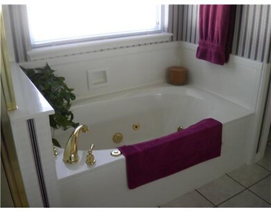 405 Coachlight Dr, Bentonville, AR 72712 - photo 4