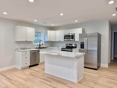 579 3rd St NW, Linton, IN 47441 - photo 3