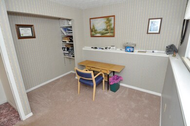 817 Ginger Willow Ct, Columbus, OH 43228 - photo 4