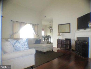 11315 Westbrook Mill Ln unit 301, Fairfax, VA 22030 - photo 2