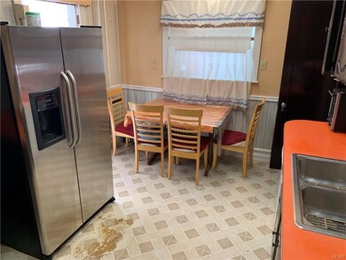Eat-in Kitchen