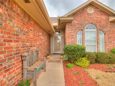605 Loyd Ln, Moore, OK 73160 - photo 4