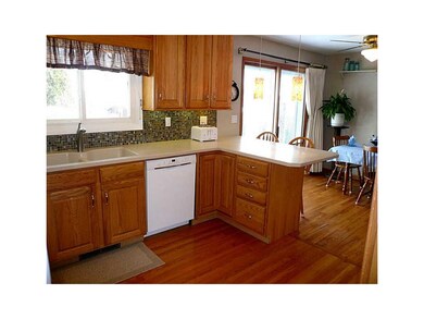 Kitchen. Different angle