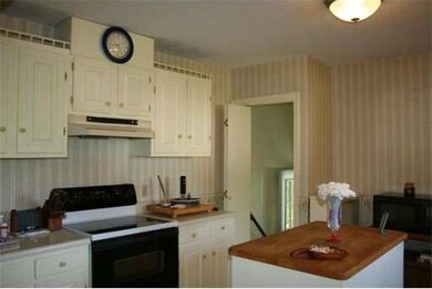 792 Britton St, Chicopee, MA 01020 - photo 2