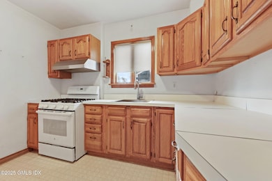 2-web-or-mls-40-moshier-st