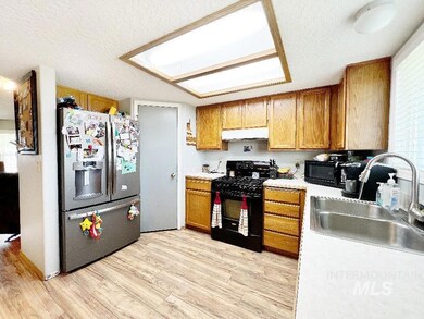 204 W Crestwood Dr, Nampa, ID 83686 - photo 5