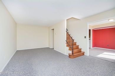 15 Parkview Loop, Staten Island, NY 10314 - photo 2