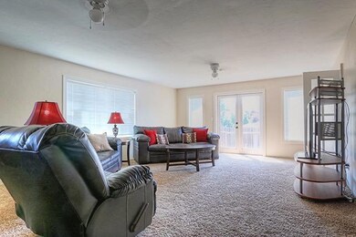 2070 NW Hawthorne Ave, Grants Pass, OR 97526 - photo 6