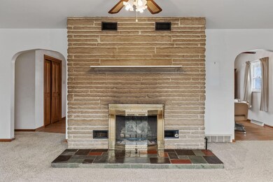 2025-3-3 1322 Richter Rd 037