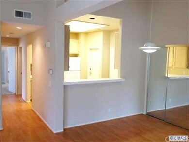 Dining to Kitchen - Laminate floors
