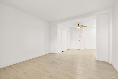 34-20 Parsons Blvd unit 4, Flushing, NY 11354 - photo 3
